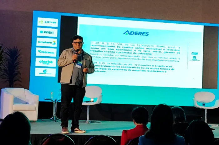 Experiência bem-sucedida de catadores da Rede Norte do Estado é apresentada em Fórum de Joinville