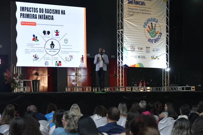 Mesas e painéis com autoridades e profissionais de renome nacional e internacional marcam encerramento do I Seminário Estadual da Primeira Infância