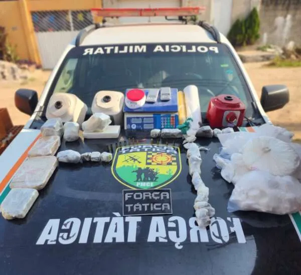 Denúncia resulta na apreensão de 13kg de drogas, material para fabricação de entorpecentes e artefato explosivo em Maracanaú