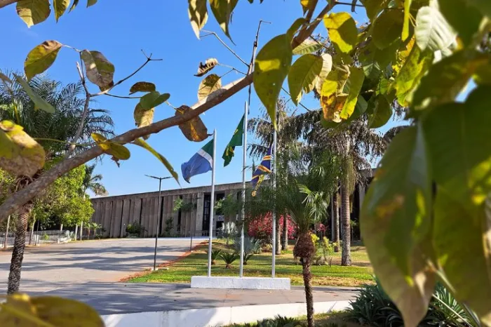 Agenda: Dia da Educação Superior e homenagens aos bombeiros marcam semana na ALEMS
