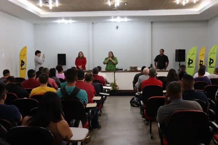 Detran inicia 2ª turma do Curso de Formação de Instrutor de Trânsito