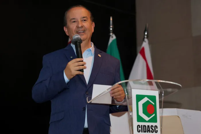 Governador anuncia recomposição do quadro funcional e modernização da estrutura da Cidasc
