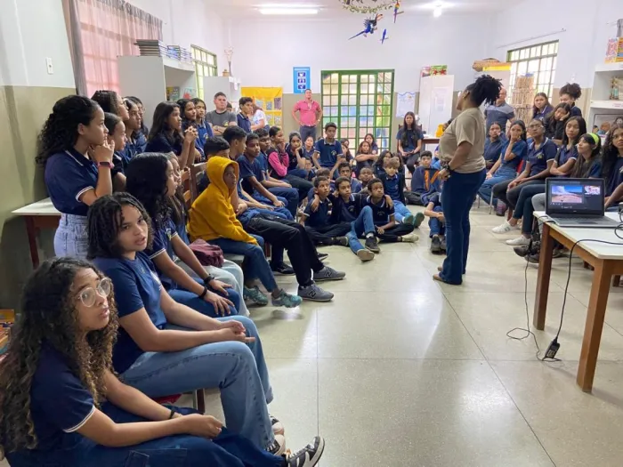 Semma: Alunos da Escola Doralice de Andrade Vieira ganham palestra sobre queimadas