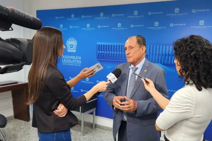 Zé Teixeira reivindica asfalto e lazer para Dourados