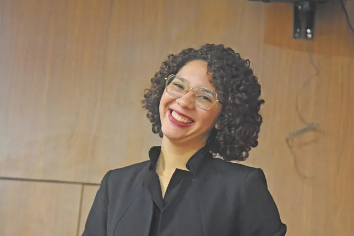 >Karen Rodrigues é intérprete de Libras da Câmara / Fabrício Cunha