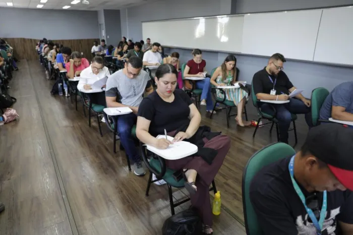 UEA realiza provas de proficiência em língua estrangeira para 160 candidatos