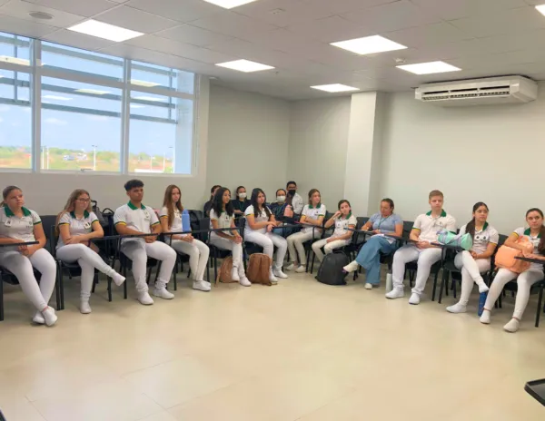 Hospital Regional Vale do Jaguaribe recebe primeiros estagiários de nível técnico e superior; programa fortalece regionalização da educação em saúde