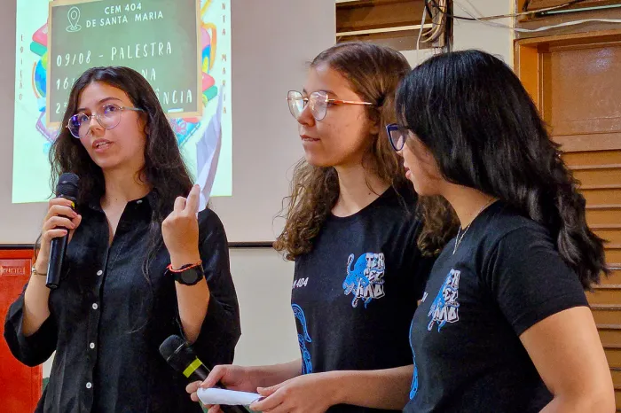 Alunos de Santa Maria apresentam demandas durante Câmara vai às Escolas