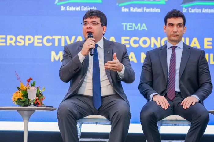 Governador participa de evento no TCE e trata sobre temas como a divisão de recursos para estados e municípios