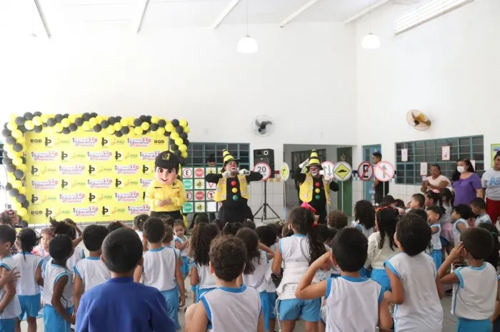 Ciranda Educativa de Trânsito leva atividades lúdicas para crianças em escolas de Teresina 