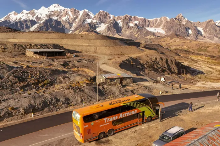 Do Atlântico ao Pacífico: a maior viagem de ônibus do mundo