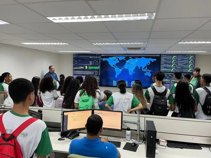 Em visita a Etipi, estudantes da rede estadual conhecem tecnologias desenvolvidas no Piauí