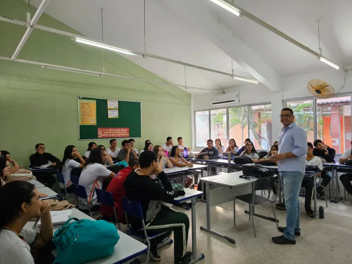 Professor de Acaraú é selecionado para programa científico em Genebra, na Suíça
