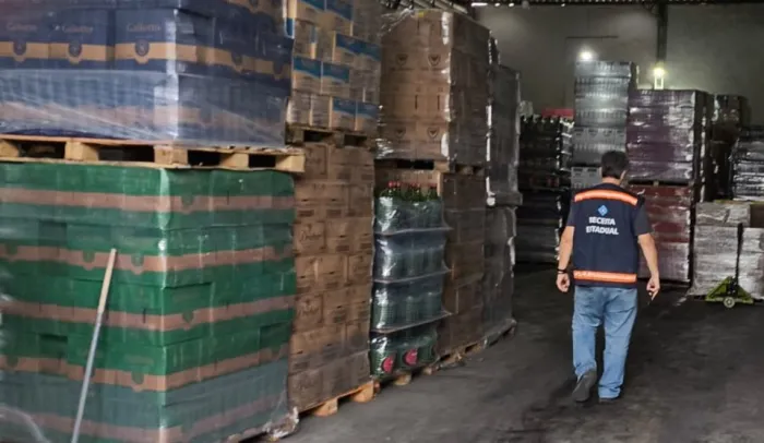 Sefaz apreende R$ 380 mil em bebidas quentes na Serra