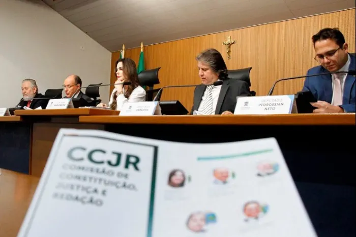 Reunião da CCJR hoje emitiu parecer favorável ao projeto do Executivo que atende aposentados e pensionistas 