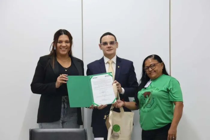 PGE, Sema e Socrelp assinam termo de compromisso para adesão ao Coleta Seletiva Solidária