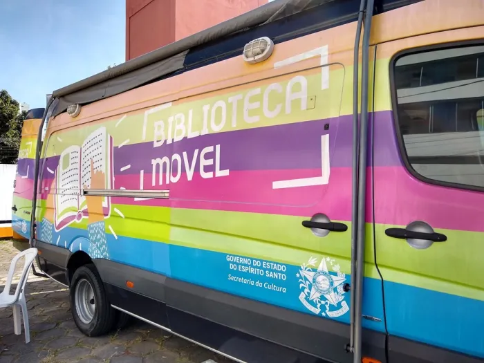 Biblioteca Móvel volta às ruas com novas rotas e acervo renovado