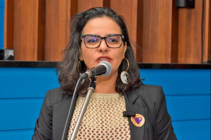 Gleice Jane é a autora da matéria que promove alteração em resolução vigente para incluir homenagem à Tia Eva