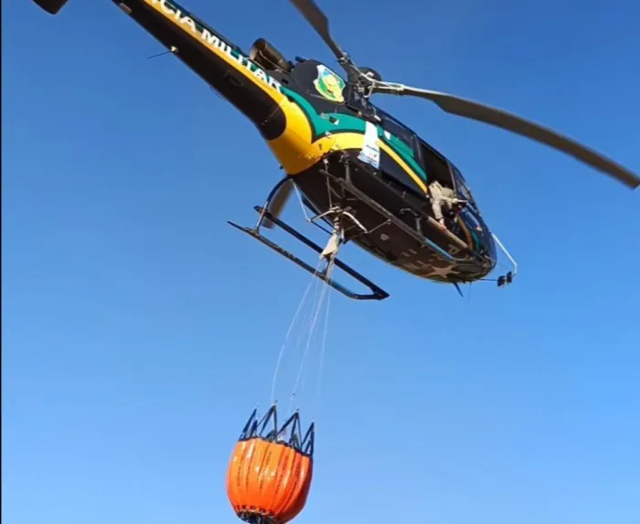 Helicóptero da PM reforça combate a incêndios florestais no Piauí