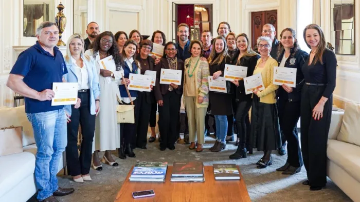 Leite e a secretária da Educação, Raquel Teixeira, ouviram as lideranças sobre a importância de políticas para a aprendizagem -Foto: Maurício Tonetto/Secom