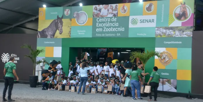 Expofeira 2024: Estudantes aprendem sobre agronegócio no estande do Senar