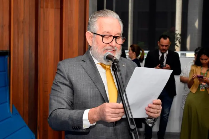 Antonio Vaz apresentou matéria que determina proibição da comercialização de dispositivos eletrônicos para fumar