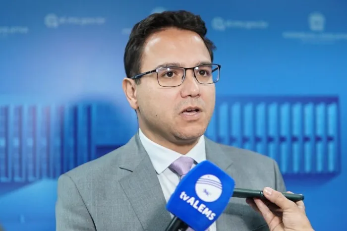 Deputado Pedrossian Neto.