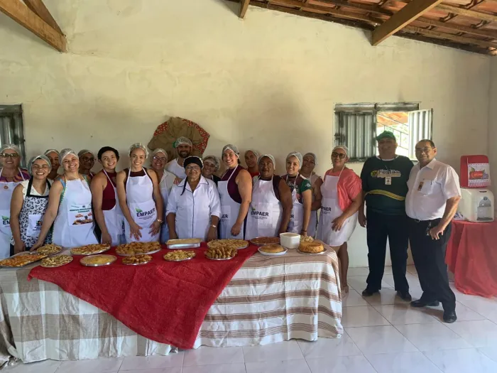 Agricultoras participam de curso sobre aproveitamento da mandioca em Princesa Isabel