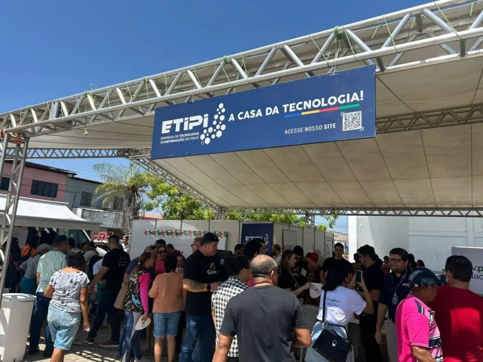 Caravana da Cidadania: população conhece e acessa serviços digitais do estado no Espaço Gov.pi