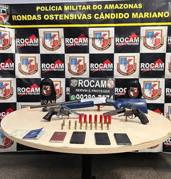 Polícia Militar do Amazonas prende quatro pessoas com armas de fogo, na zona leste