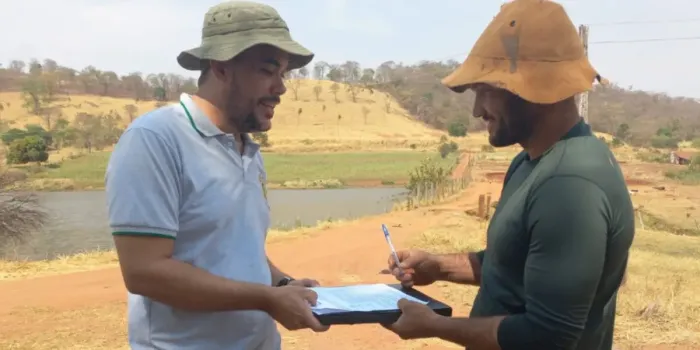 De sexta até esta segunda-feira (9), 16 equipes percorrem 83 pontos de captação no Alto Meia Ponte, como empresas e propriedades rurais (Foto: Semad)