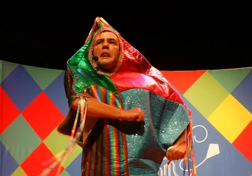 - O espetáculo é apresentado pela Companhia Trem Bão de Teatro e Música, com uma série de atividades voltada para o público infantil (Foto: Divulgação)