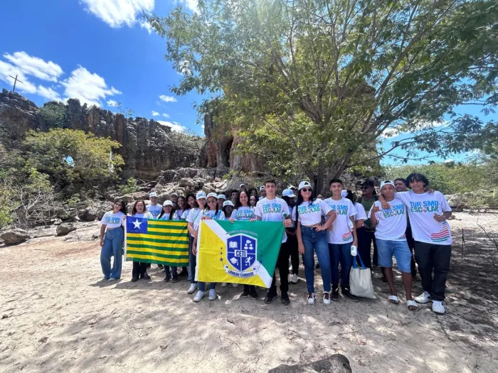 Estudantes da Rede Estadual exploram riquezas de Castelo do Piauí através do Projeto Turismo Escolar