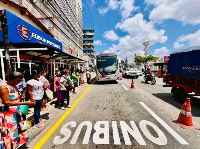 Revitalização de faixas exclusivas de ônibus otimiza deslocamento do usuário