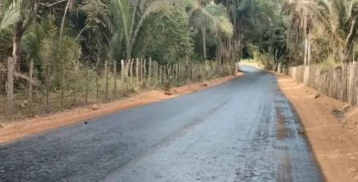 Obra de pavimentação asfáltica na PI-214, em Esperantina, entra na fase de conclusão