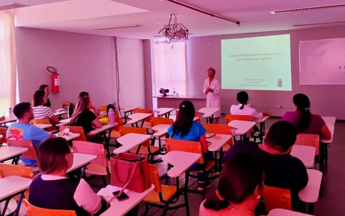 Profissionais do Hospital Infantil recebem treinamento no cuidado do paciente no pós-operatório da cirurgia cardíado pediátrico 