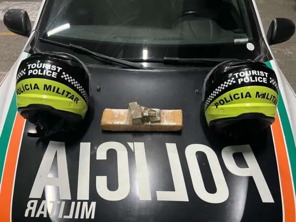 Ciclista é preso pela PMCE com quase 1kg de maconha na Praia de Iracema