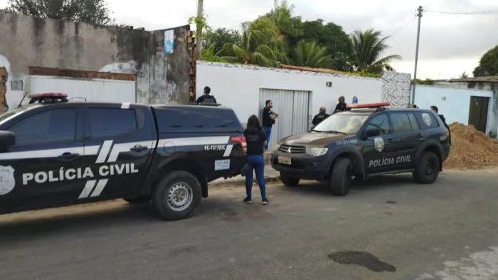 Polícia Civil do Maranhão cumpre mandado de busca e apreensão contra influenciadora por envolvimento em jogos de azar, em São Luís