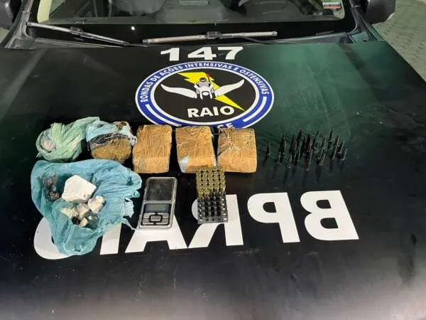 PMs apreendem mais de 1 kg de maconha e cocaína e munições em Quiterianópolis