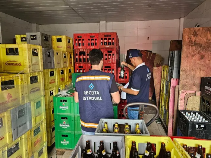 Sefaz apreende mais de 100 mil garrafas e latas de cervejas