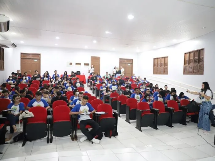 Educação realiza pré-Enem Legal para os alunos da escola Humberto Soares