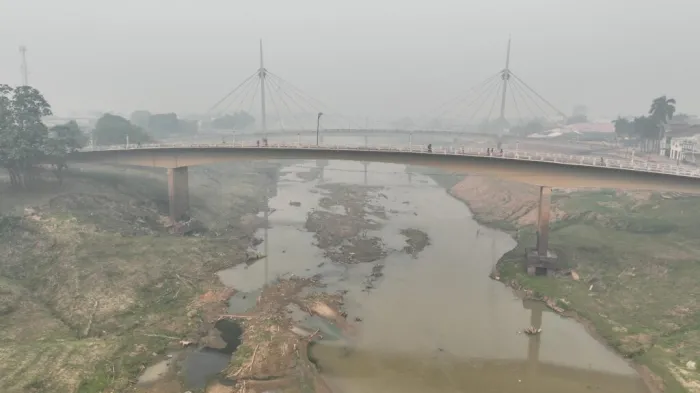 Rio Acre atinge a menor marca da história em Rio Branco com 1,23 metro