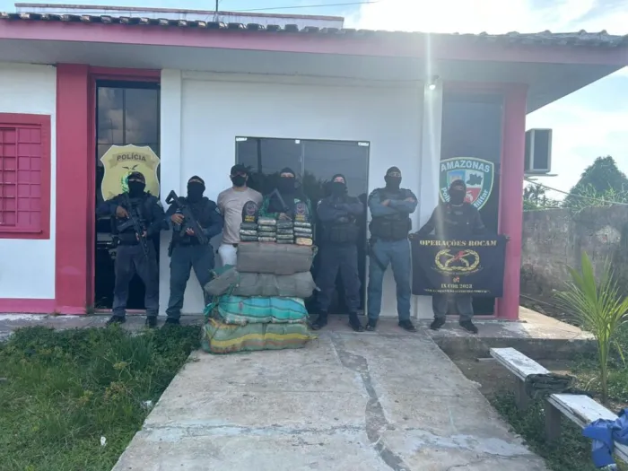 Patrulhamento fluvial resulta na apreensão de 600 kg de drogas e na prisão de narcotraficantes, entre Tefé e Japurá, em 10 dias