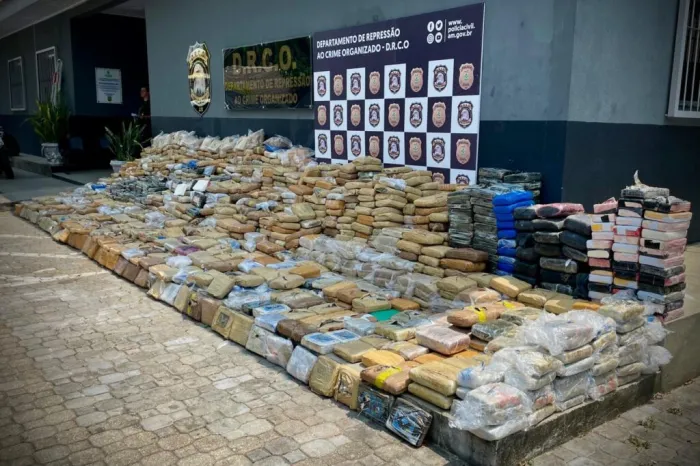 PC-AM prende homem e apreende caminhão com mais de 2 toneladas de drogas na zona leste de Manaus