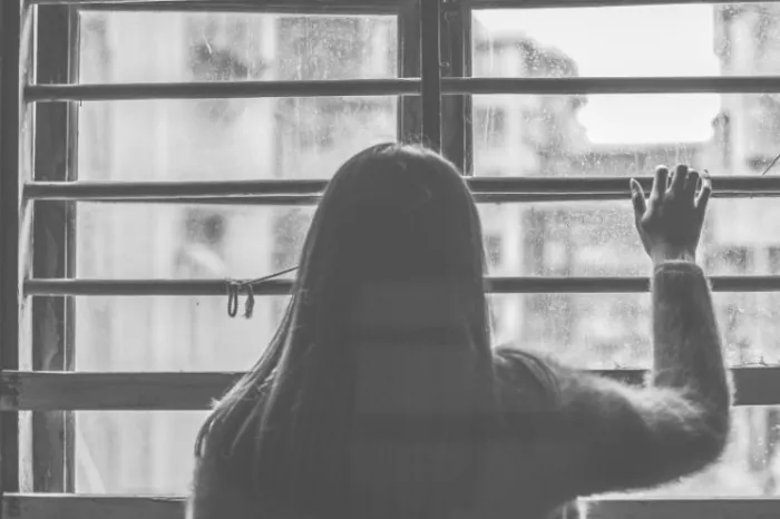A finalidade de exploração sexual, que envolve fundamentalmente vítimas femininas (92%), representa 50% dos casos