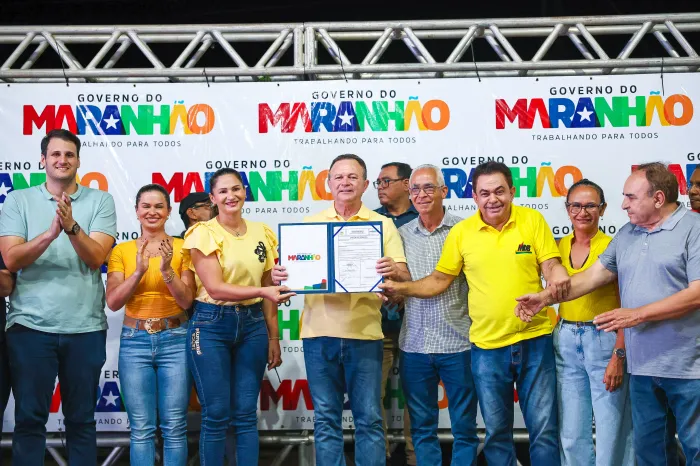 - Governador Carlos Brandão assinou ordem de serviço para construção da Estrada da Praia de Sumaúma, em Ribamar Fiquene (Foto: Gilson Teixeira)