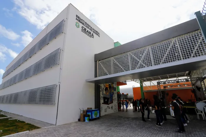 Inaugurada no bairro Vila Velha, nova escola amplia ensino integral e oferece mais oportunidades para jovens de Fortaleza