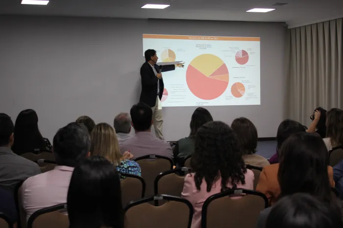 Equipe participa de debate sobre importância de investimentos na transição para uma economia de baixo carbono