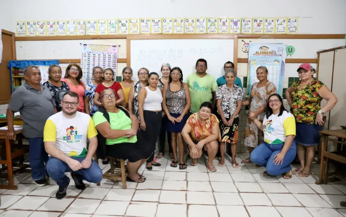 Programa Alfabetiza Acre/EJA já atendeu mais de 2,4 mil alunos no estado