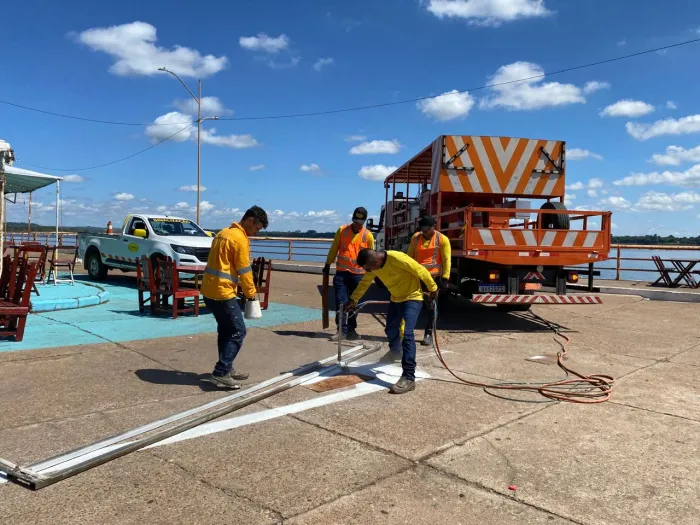 SMSI: DMTU realiza sinalização horizontal e vertical em vias pela cidade